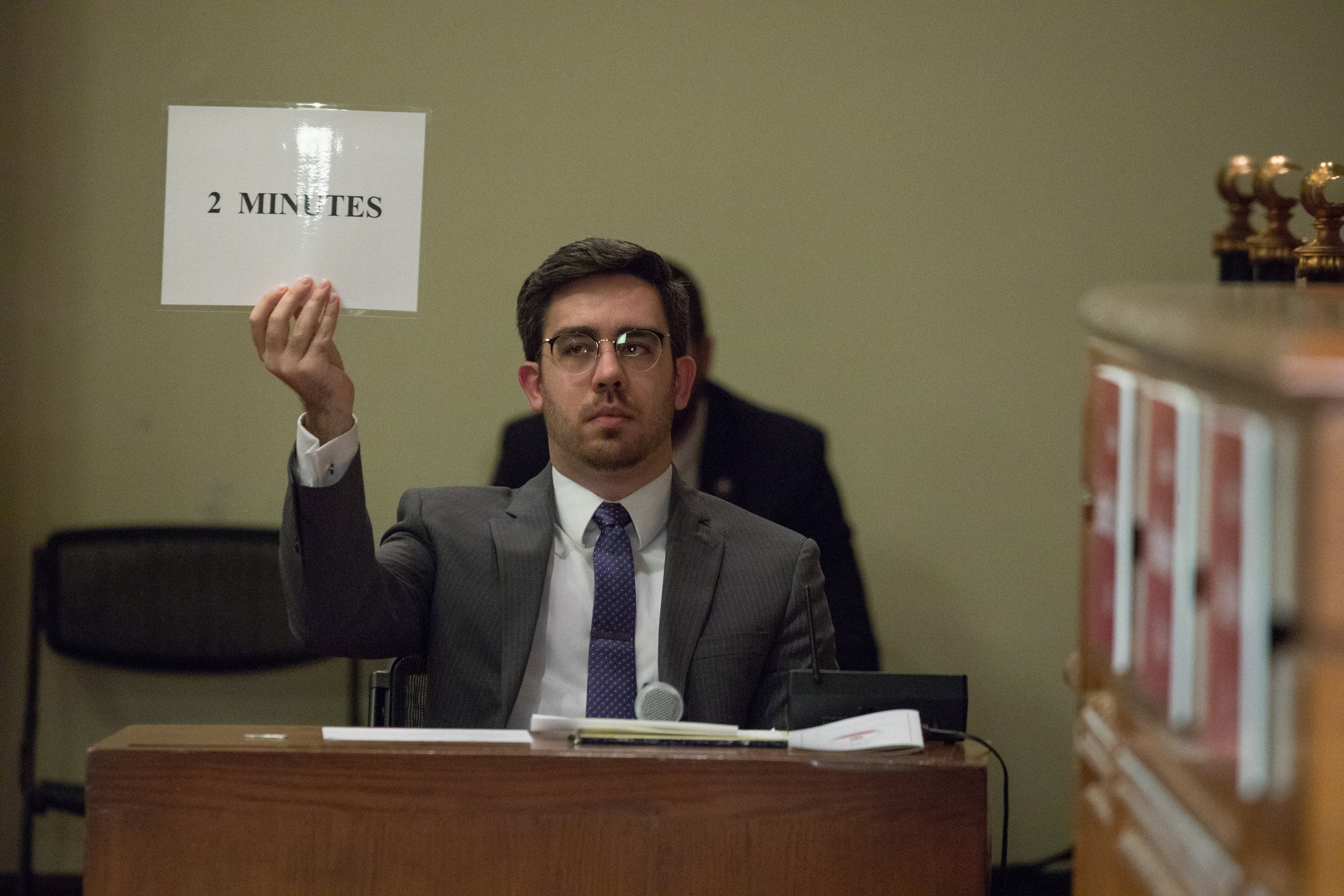 photo of 2 minute sign