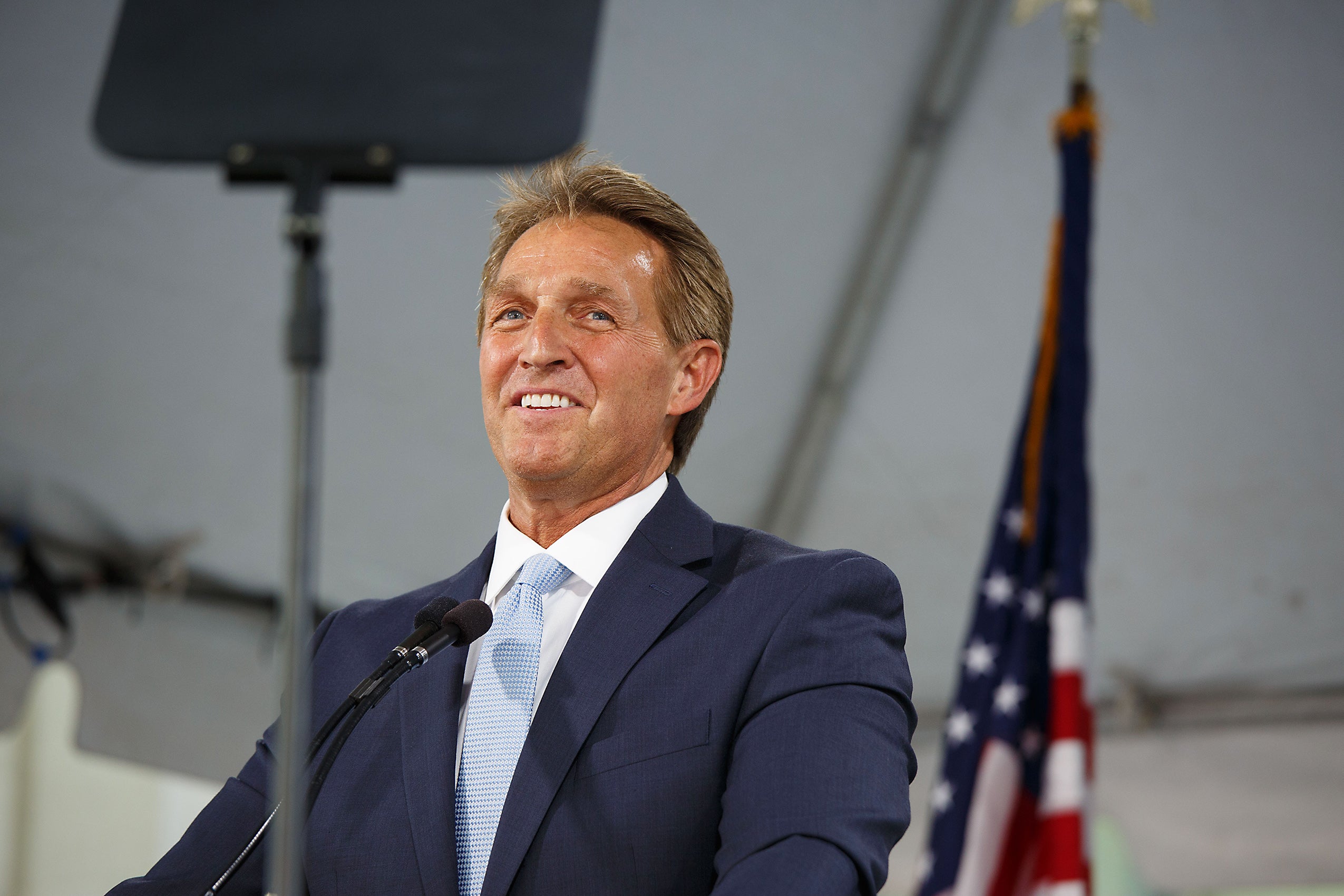 Sen. Flake challenges Class of 2018 to protect the rule of law 1