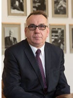 Dr. Enver Hasani
