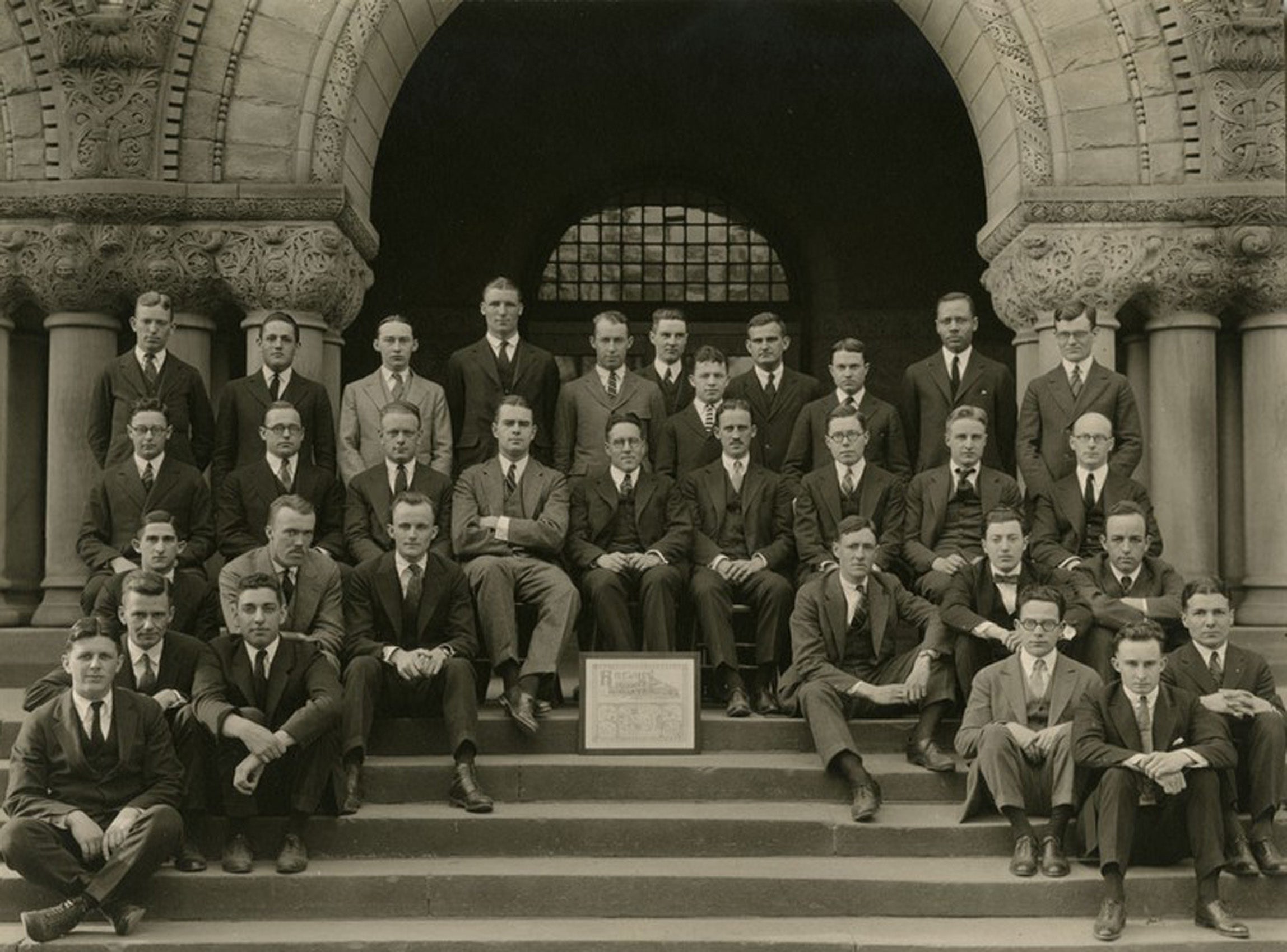 School class picture infront of building
