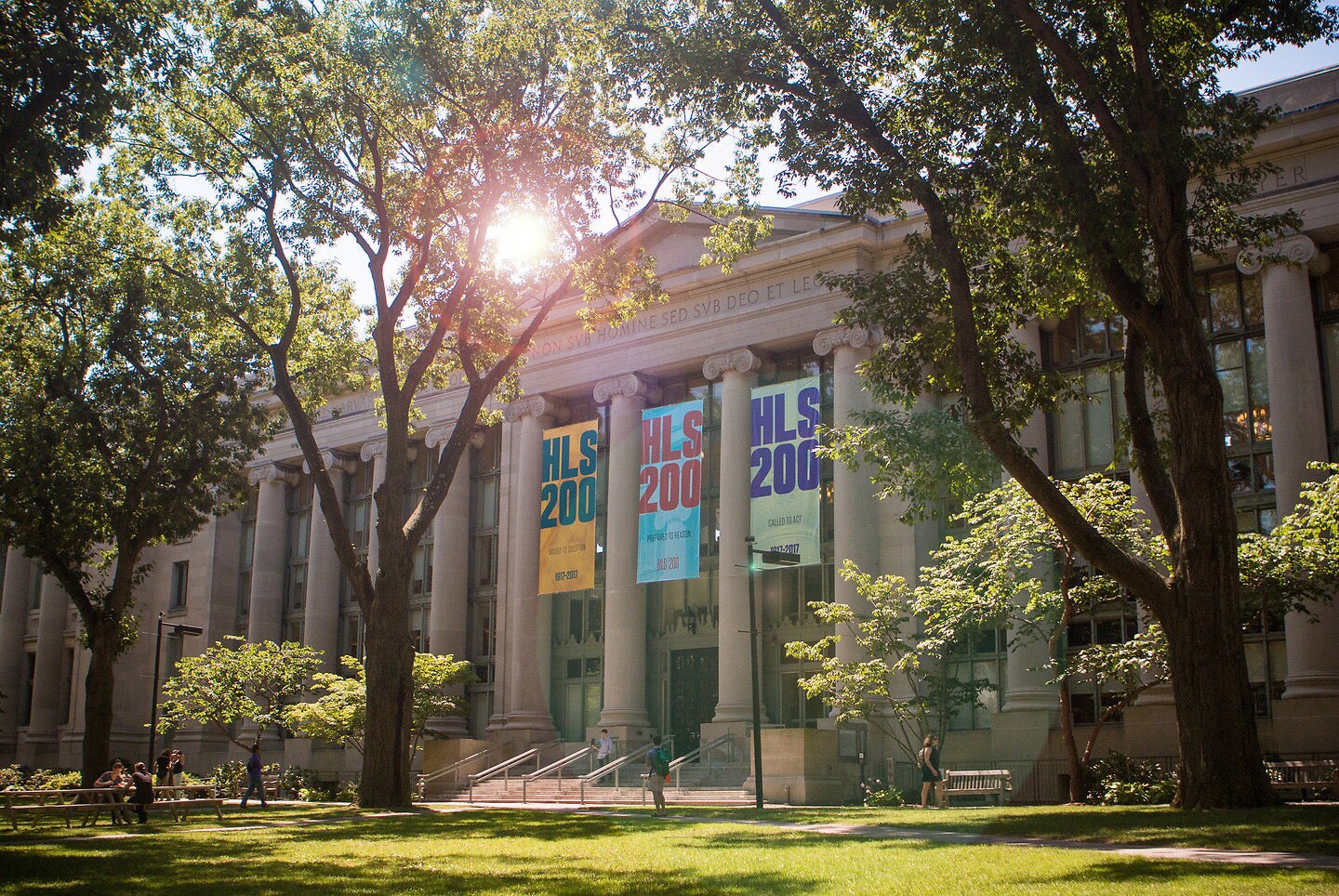 Law school. Гарвард университет юридический Факультет. Гарвардская юридическая школа кампус. Гарвард Академия Таджикистан. Гарвардская школа права 1817.