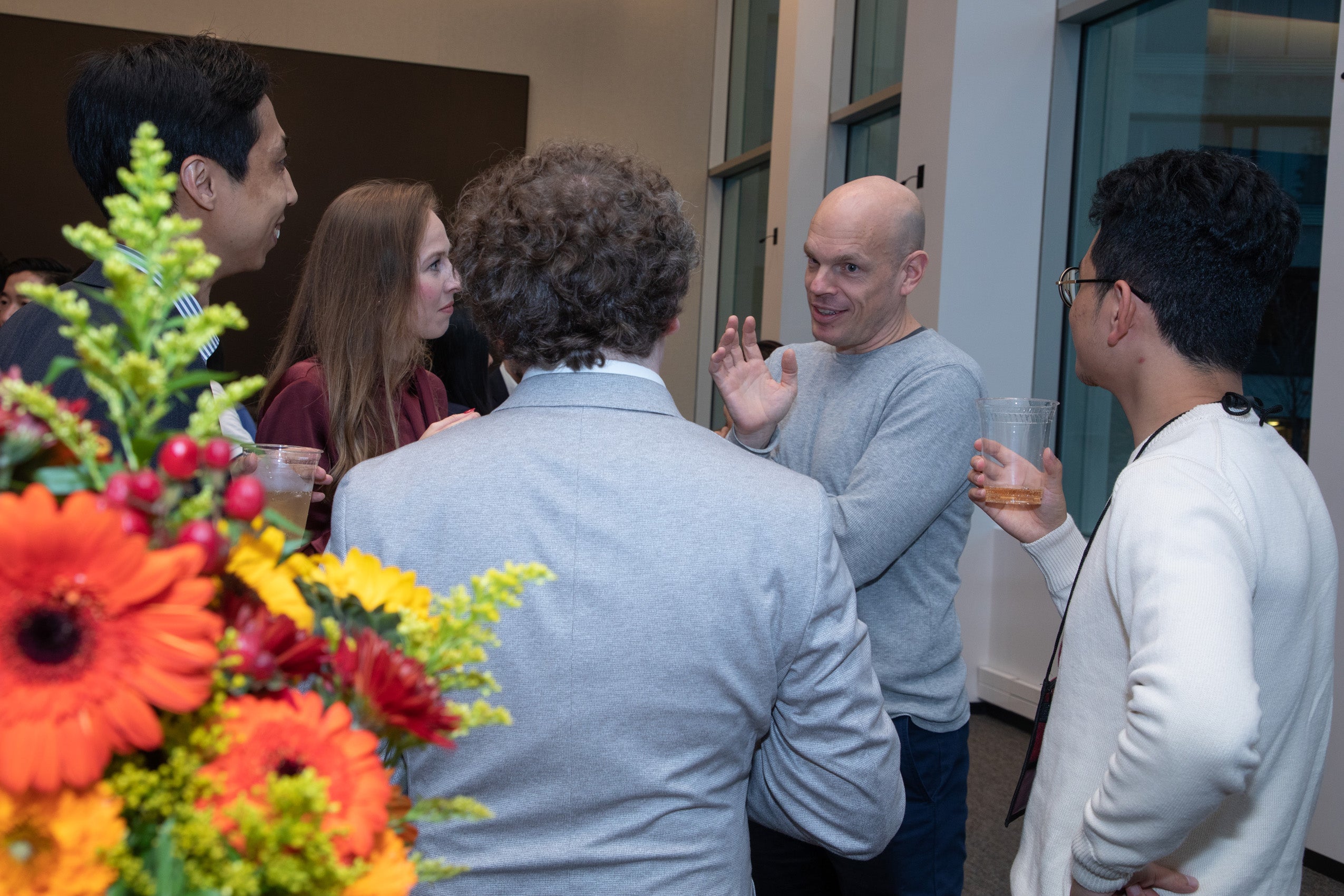 HLS Professor Spamann speaks with LLM 2021 students at a reception