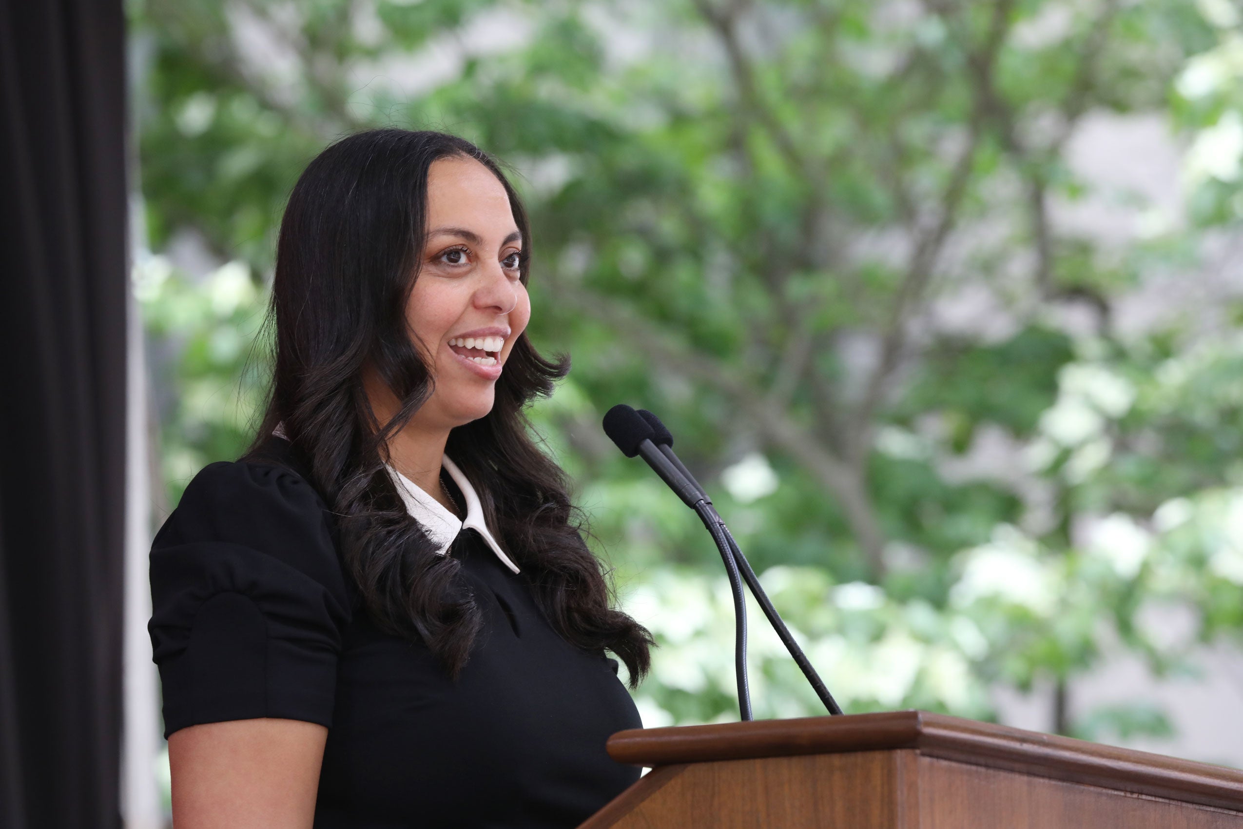 Sama ElBannan receiving her staff appreciation award
