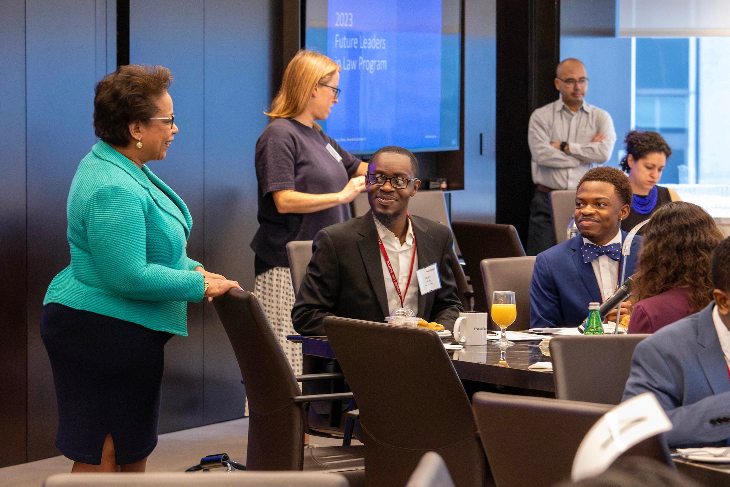 Loretta Lynch speaks with Future Leaders in Law program participants.