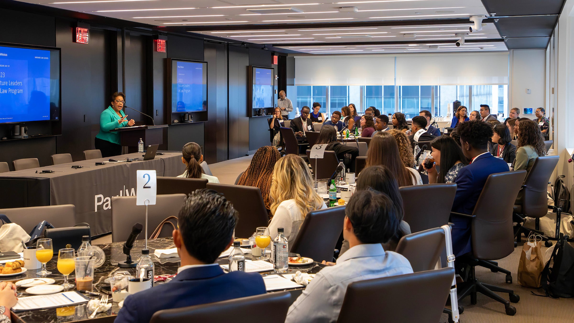 Loretta Lynch speaks to Future Leaders in Law program participants.