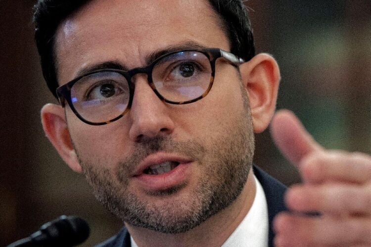 heasdhot of Sam Levine