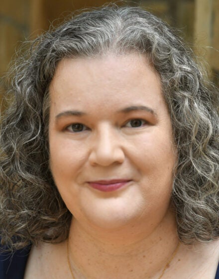 Amanda Watson headshot.