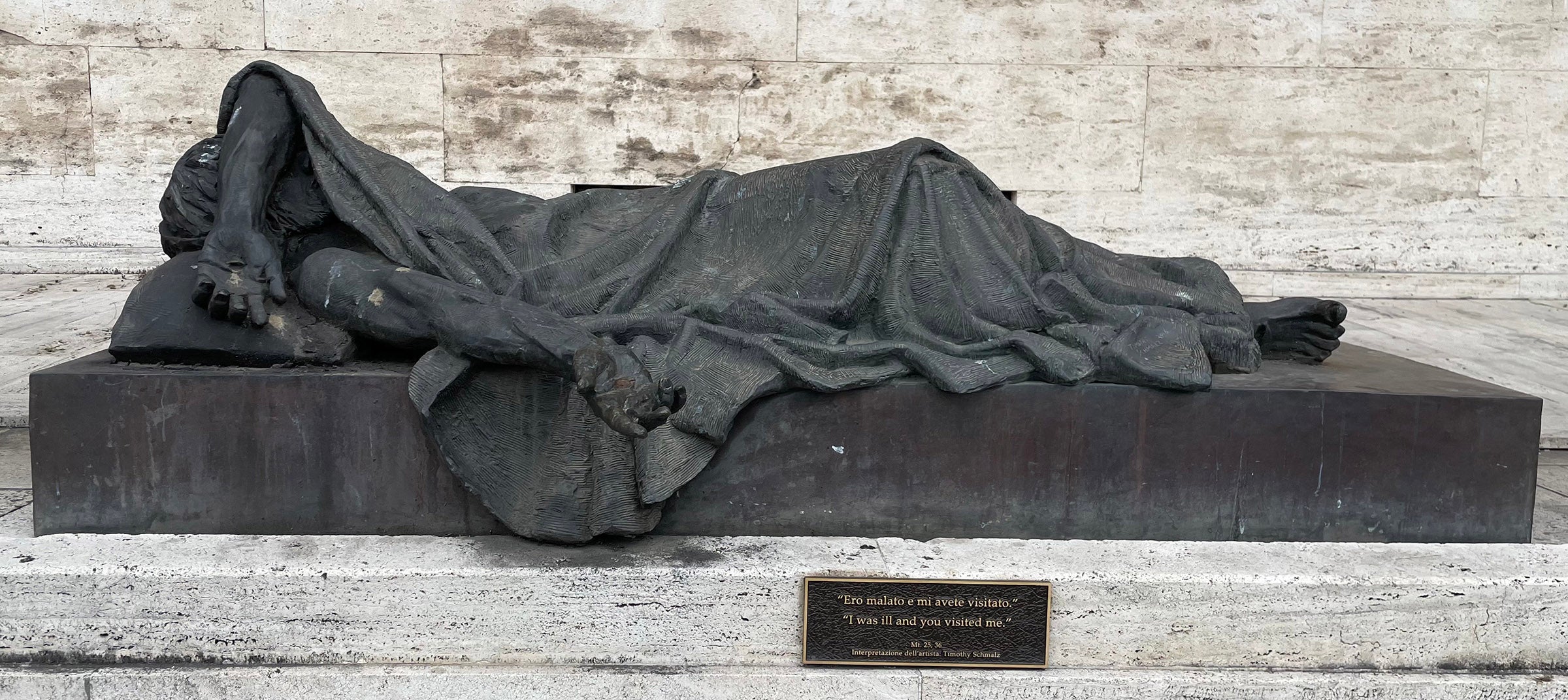 Sculpture outside L'Ospedale di Santo Spirito in Sassia.