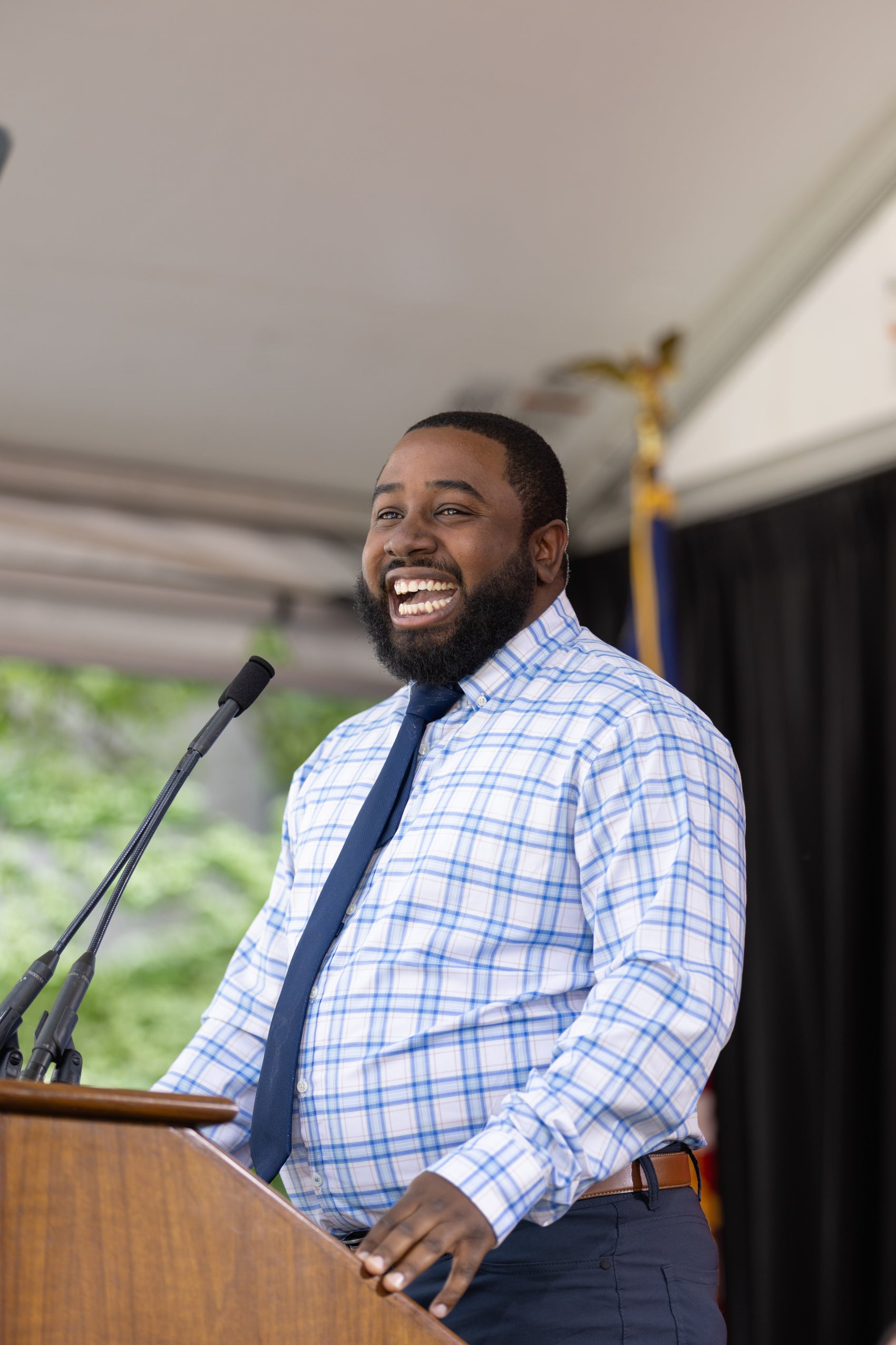 Featured image for Richardson Award winner Ralph Vieux urges Harvard Law graduates to ‘be kind and show love’ article