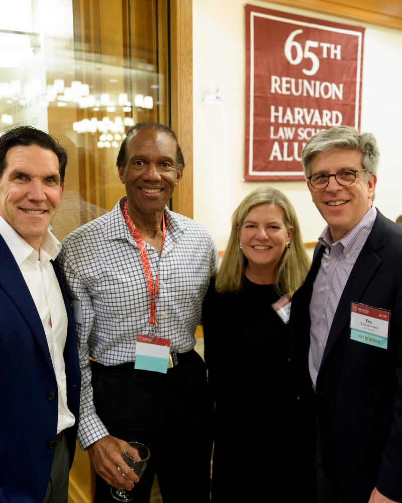 Group of alumni posing together