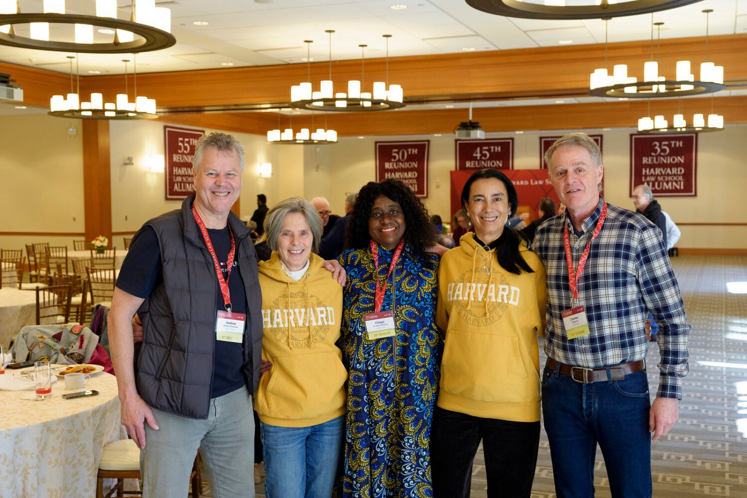 Group of alumni posing together