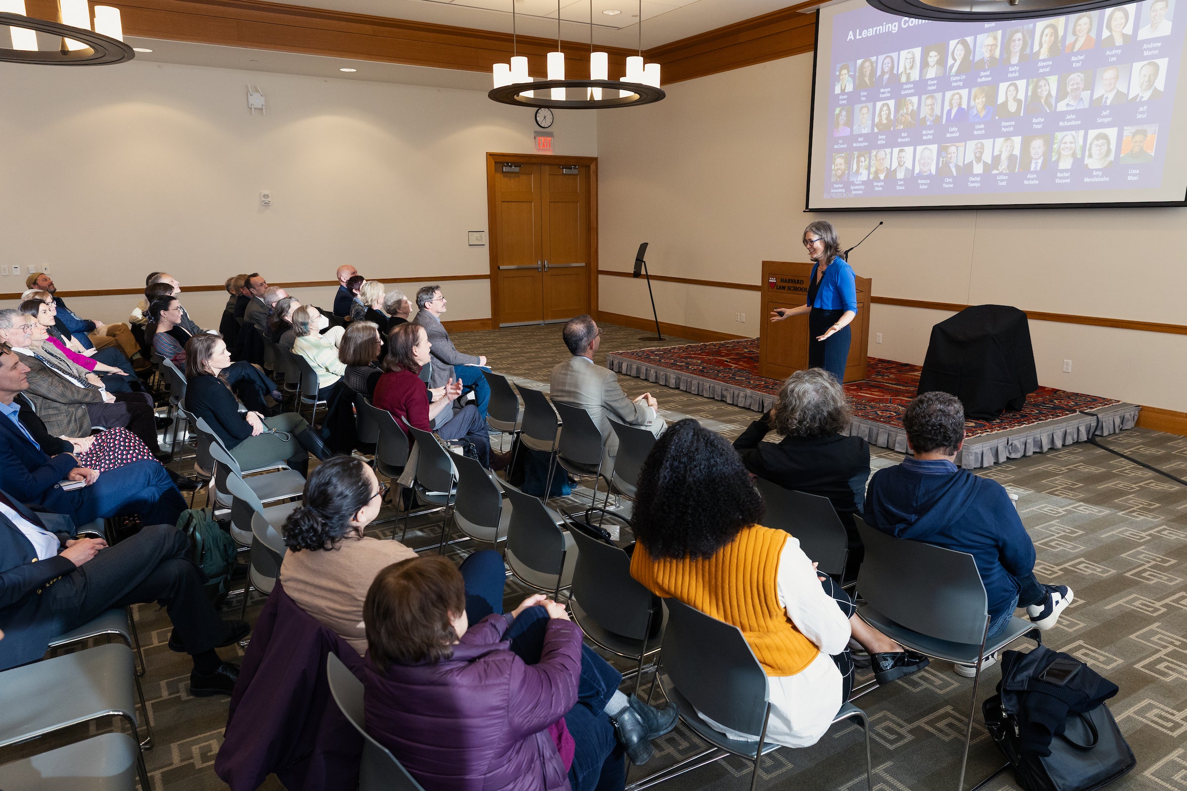 Sheila Heen speaking to the audience.