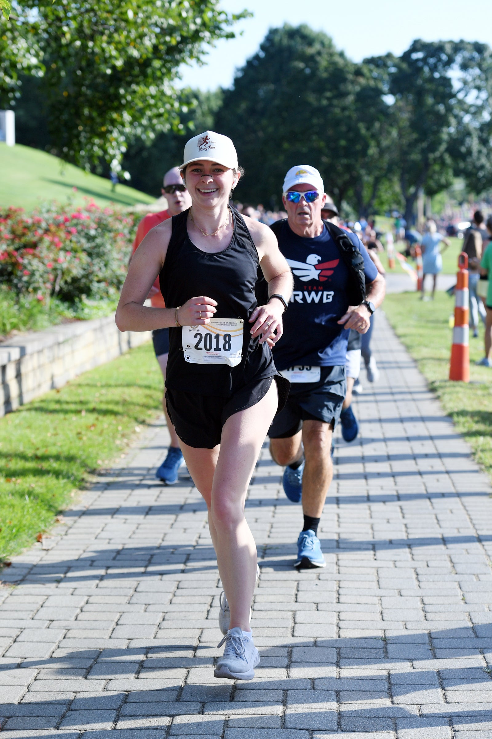 Annabelle Hutchinson running a road race.