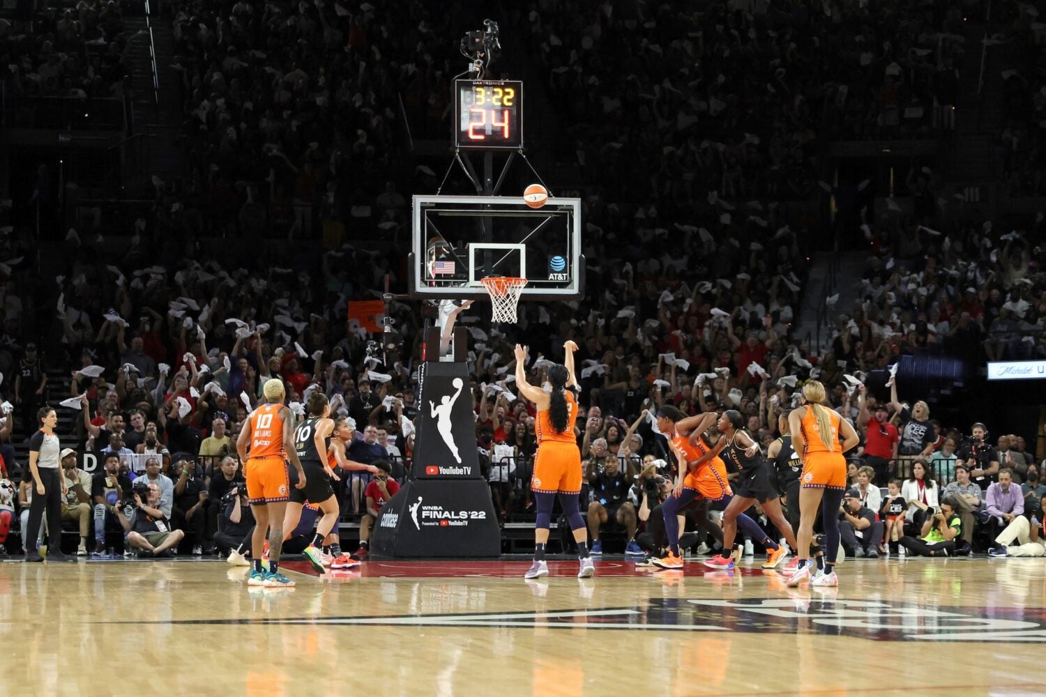 Someone shooting free throw at WNBA game